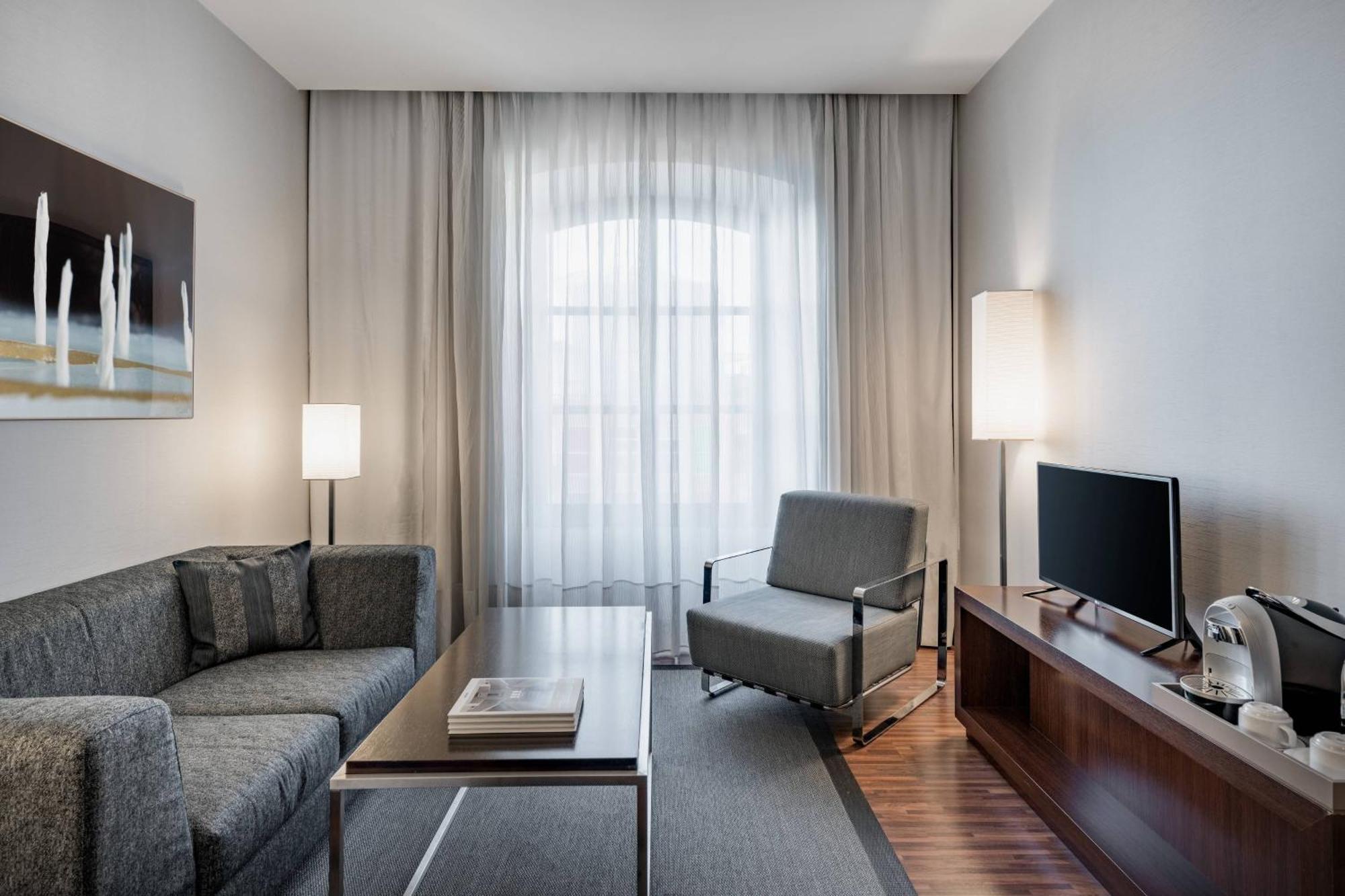 Ac Hotel Torino By Marriott Esterno foto
